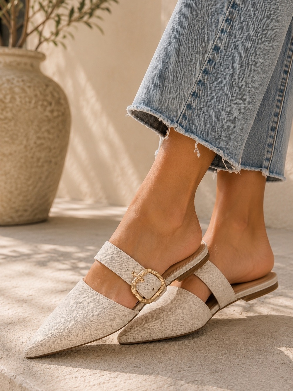 Shoe Dazzle Cream Pointed Toe Mule Flats